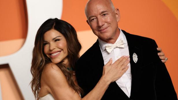 Bericht: Jeff Bezos soll Venedig-Hochzeit auf 500-Millionen-Dollar-Jacht planen Bericht: Jeff Bezos soll Venedig-Hochzeit auf 500-Millionen-Dollar-Jacht planen