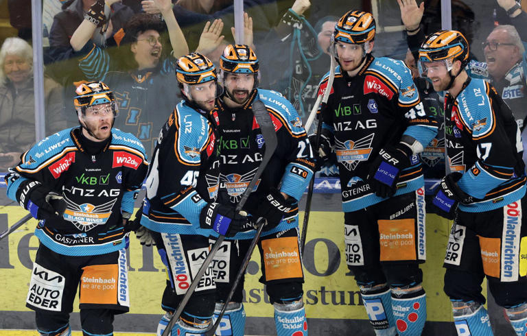 Die Black Wings Linz steigen mit einem Weltrekord ins Eishockey-Semifinale auf Die Black Wings Linz steigen mit einem Weltrekord ins Eishockey-Semifinale auf