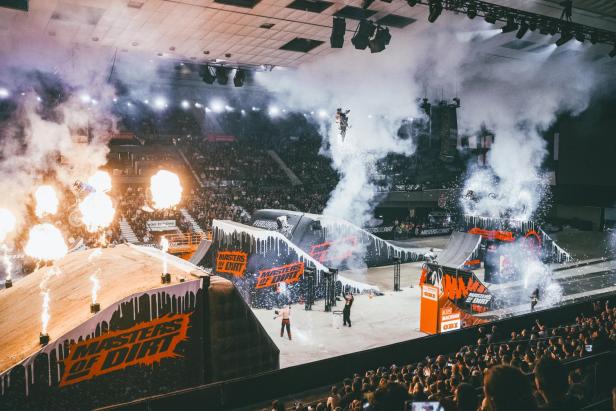 Erlebe Action, Adrenalin und ein exklusives Meet & Greet! Erlebe Action, Adrenalin und ein exklusives Meet & Greet!