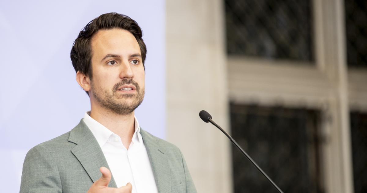 Neue Bildungsmaßnahmen: Handyverbot und Geldstrafen für Eltern? Neue Bildungsmaßnahmen: Handyverbot und Geldstrafen für Eltern?