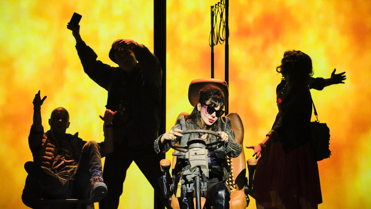 Staatsoper NEST: Psychedelische Reise in das Universum der Fantasie Staatsoper NEST: Psychedelische Reise in das Universum der Fantasie