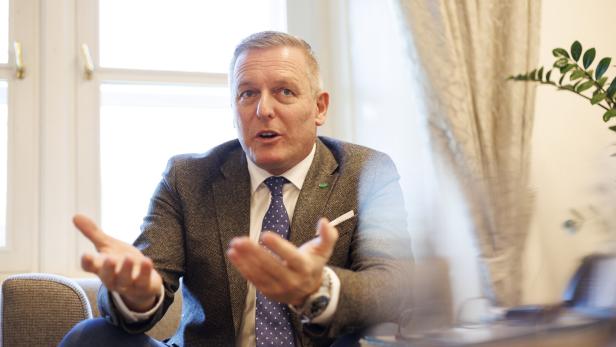 “Causa Hausbau”: Justiz stellt Ermittlungen gegen FPÖ-Kunasek ein “Causa Hausbau”: Justiz stellt Ermittlungen gegen FPÖ-Kunasek ein