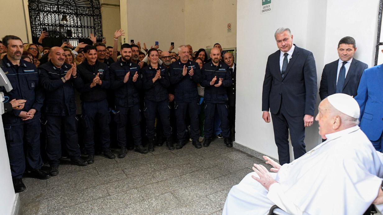 Osterfeierlichkeiten: Gespanntes Warten auf Papst Franziskus