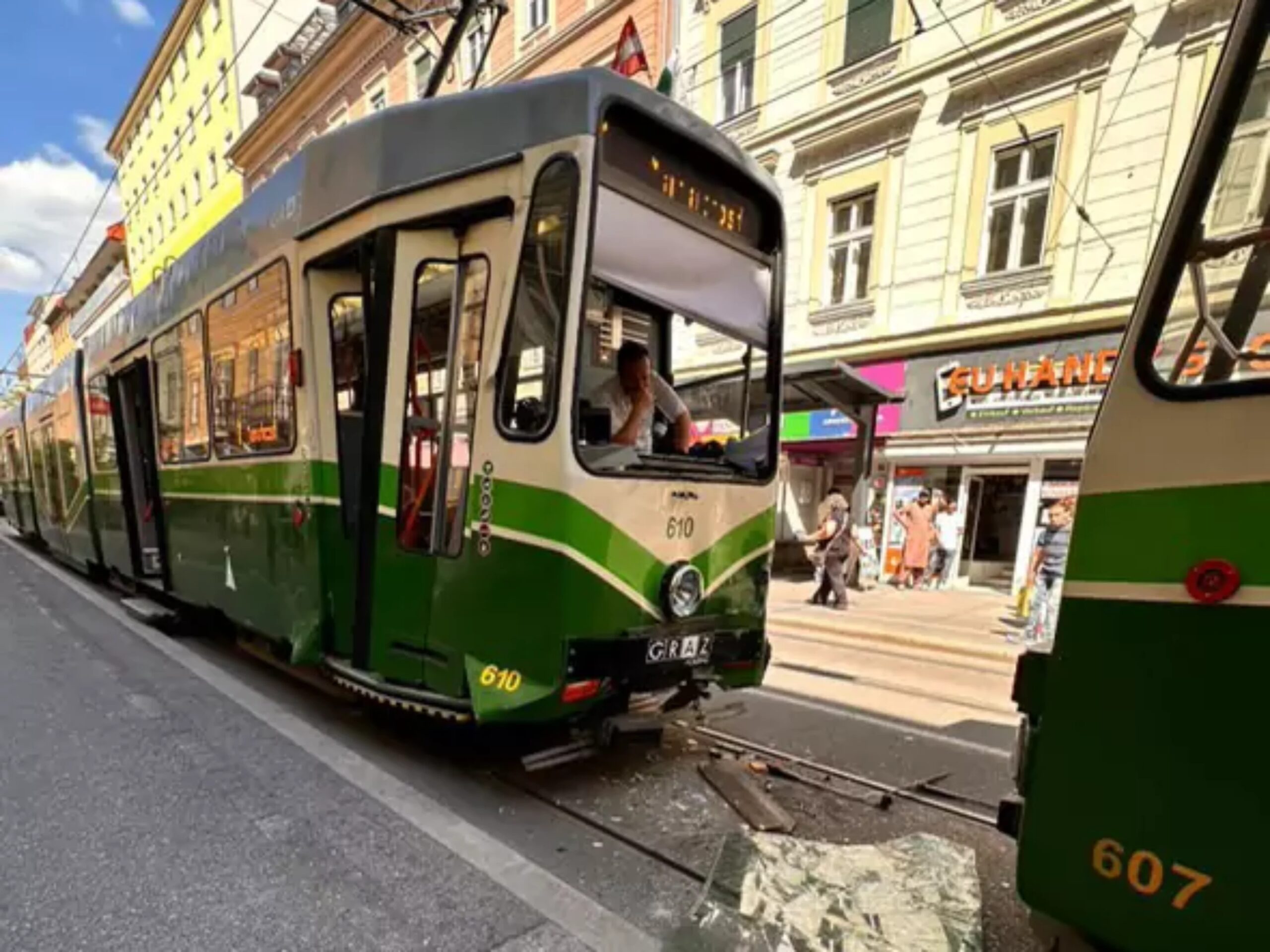 Straßenbahnunfall in Graz: Elf Verletzte, eine Person schwer