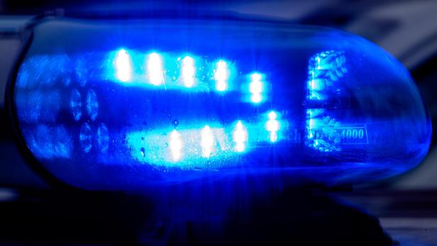 Nächtliche Schlägerei in Kärnten: 3 Männer bei Veranstaltung verletzt Nächtliche Schlägerei in Kärnten: 3 Männer bei Veranstaltung verletzt