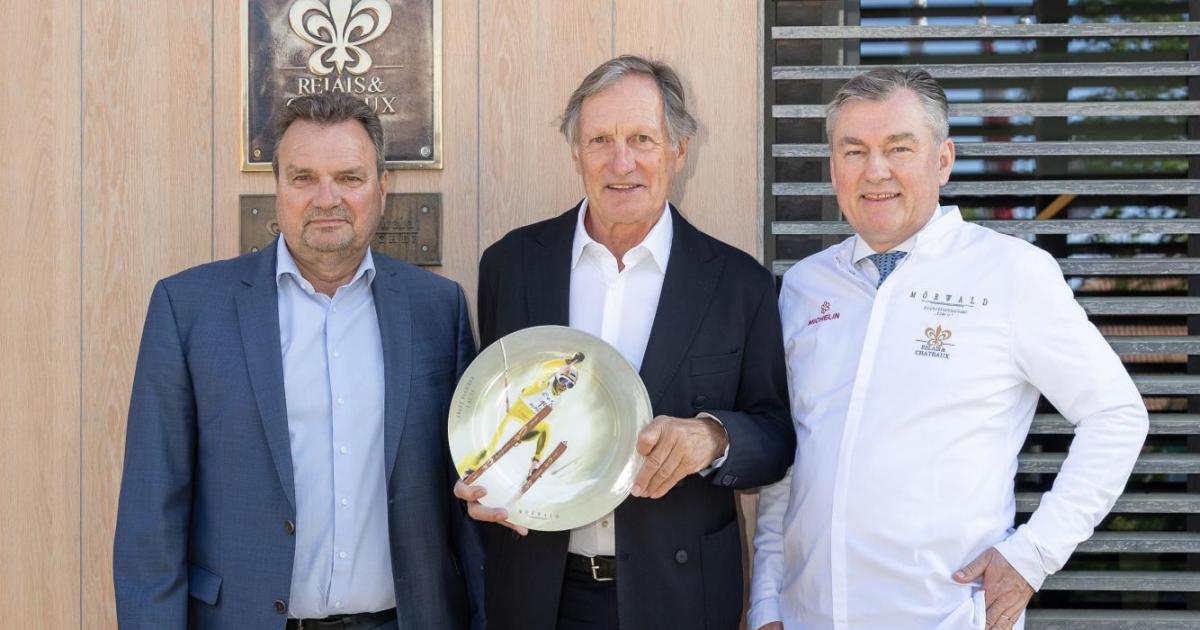 Toni Mörwald ehrt Skikaiser Franz Klammer mit außergewöhnlicher Teller-Aktion Toni Mörwald ehrt Skikaiser Franz Klammer mit außergewöhnlicher Teller-Aktion