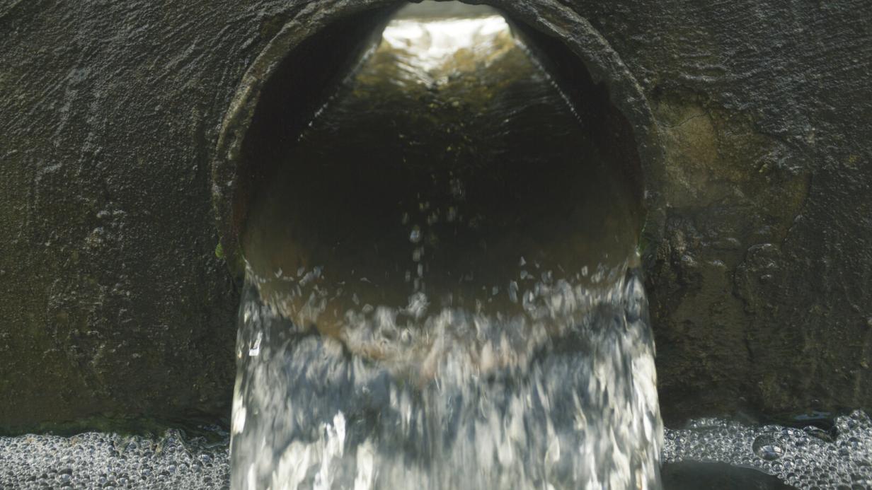 Umweltalarm in Niederndorf: 2000 Liter Diesel im Abwassersystem Umweltalarm in Niederndorf: 2000 Liter Diesel im Abwassersystem