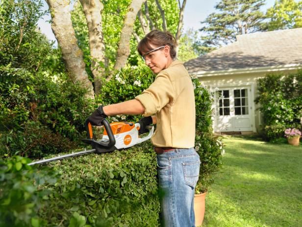 Von der Hecke bis zur Feuerstelle: In 5 Schritten wird Ihr Garten grillbereit Von der Hecke bis zur Feuerstelle: In 5 Schritten wird Ihr Garten grillbereit